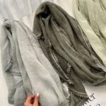 شال نخی زنانه طرح ساده – مناسب استفاده روزمره