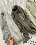 شال نخی زنانه طرح ساده – مناسب استفاده روزمره